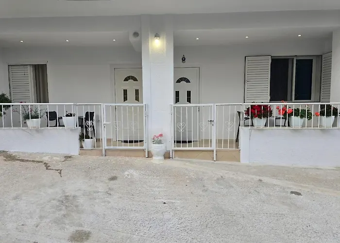 Aila Apartment