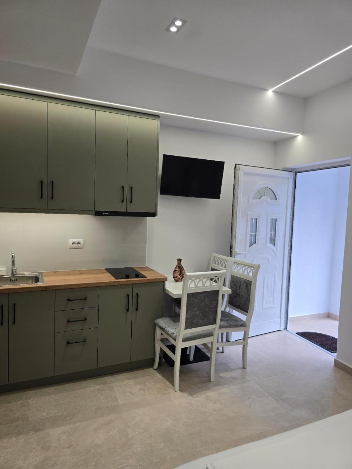 Aila Apartment
